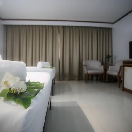 Friday Hotel Uttaradit Zewnętrze zdjęcie