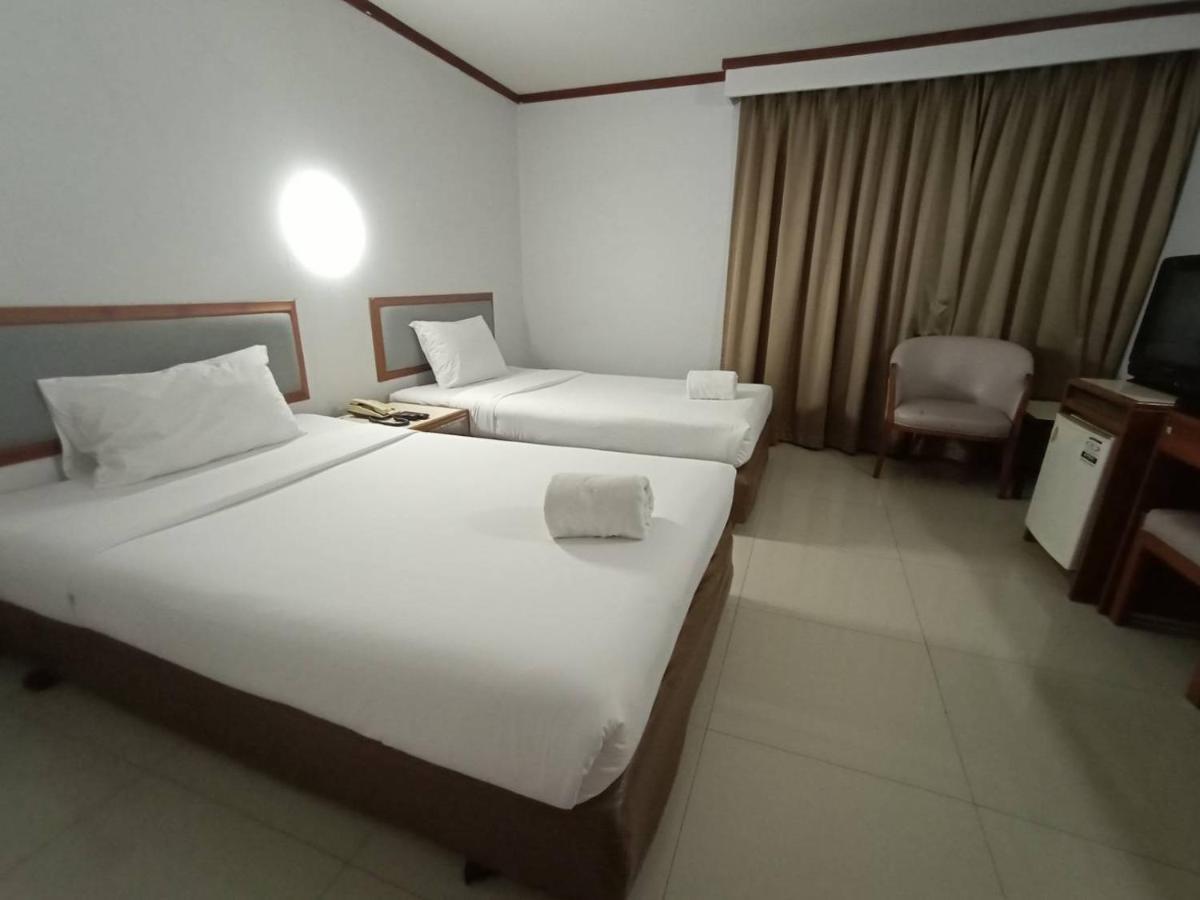 Friday Hotel Uttaradit Zewnętrze zdjęcie