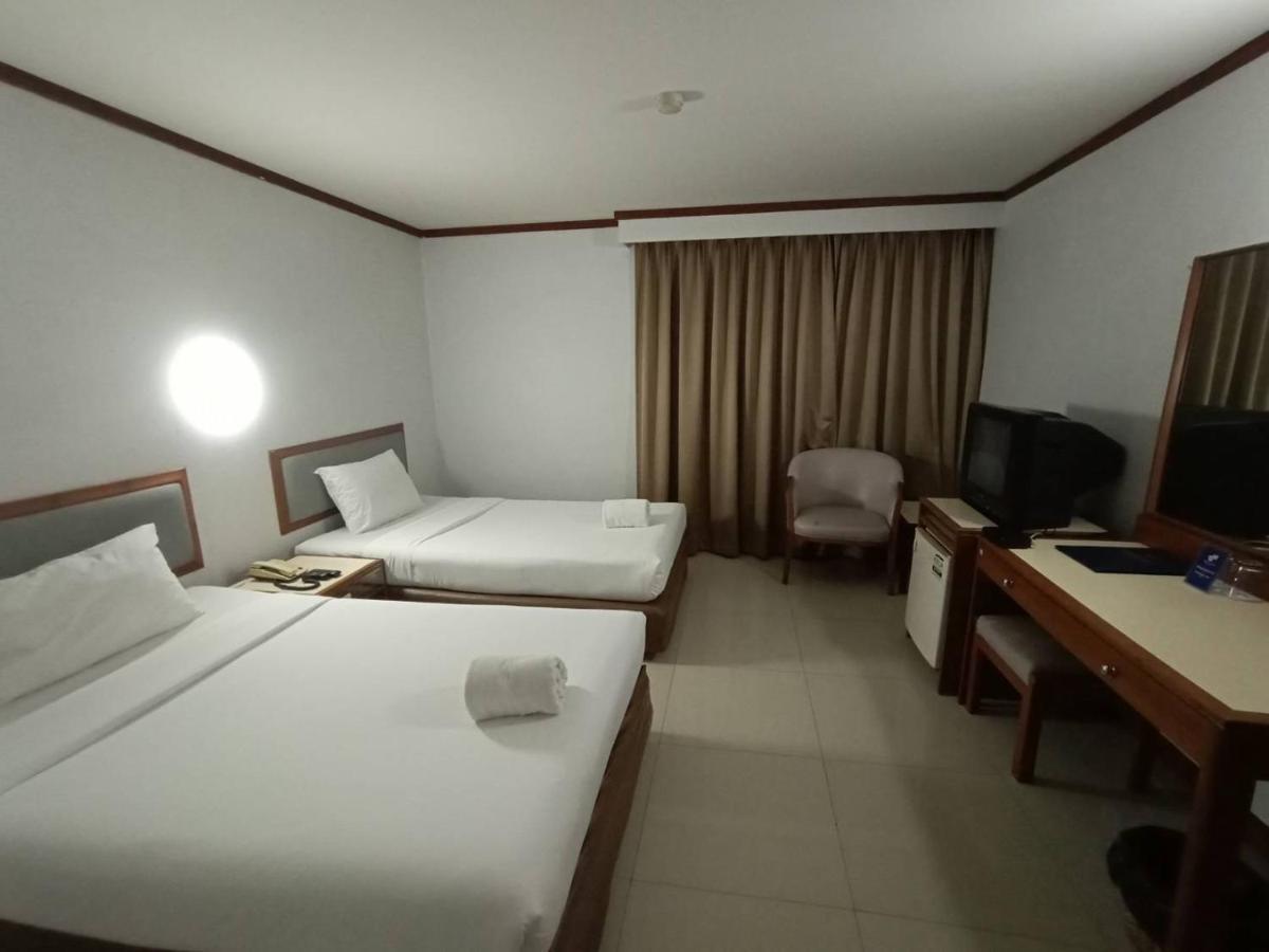 Friday Hotel Uttaradit Zewnętrze zdjęcie