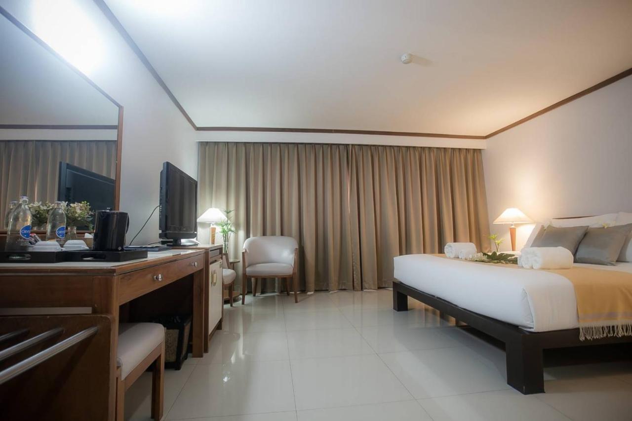 Friday Hotel Uttaradit Zewnętrze zdjęcie