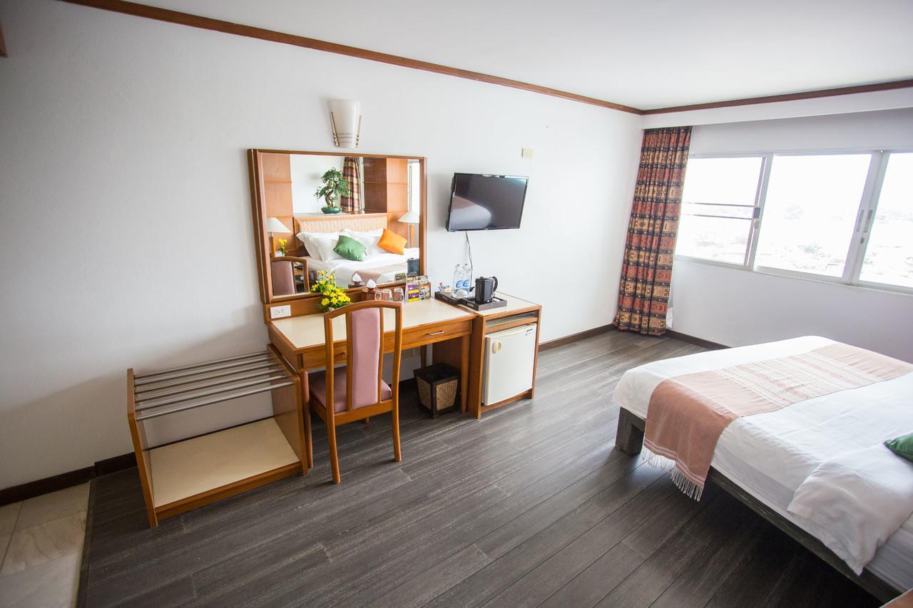 Friday Hotel Uttaradit Zewnętrze zdjęcie