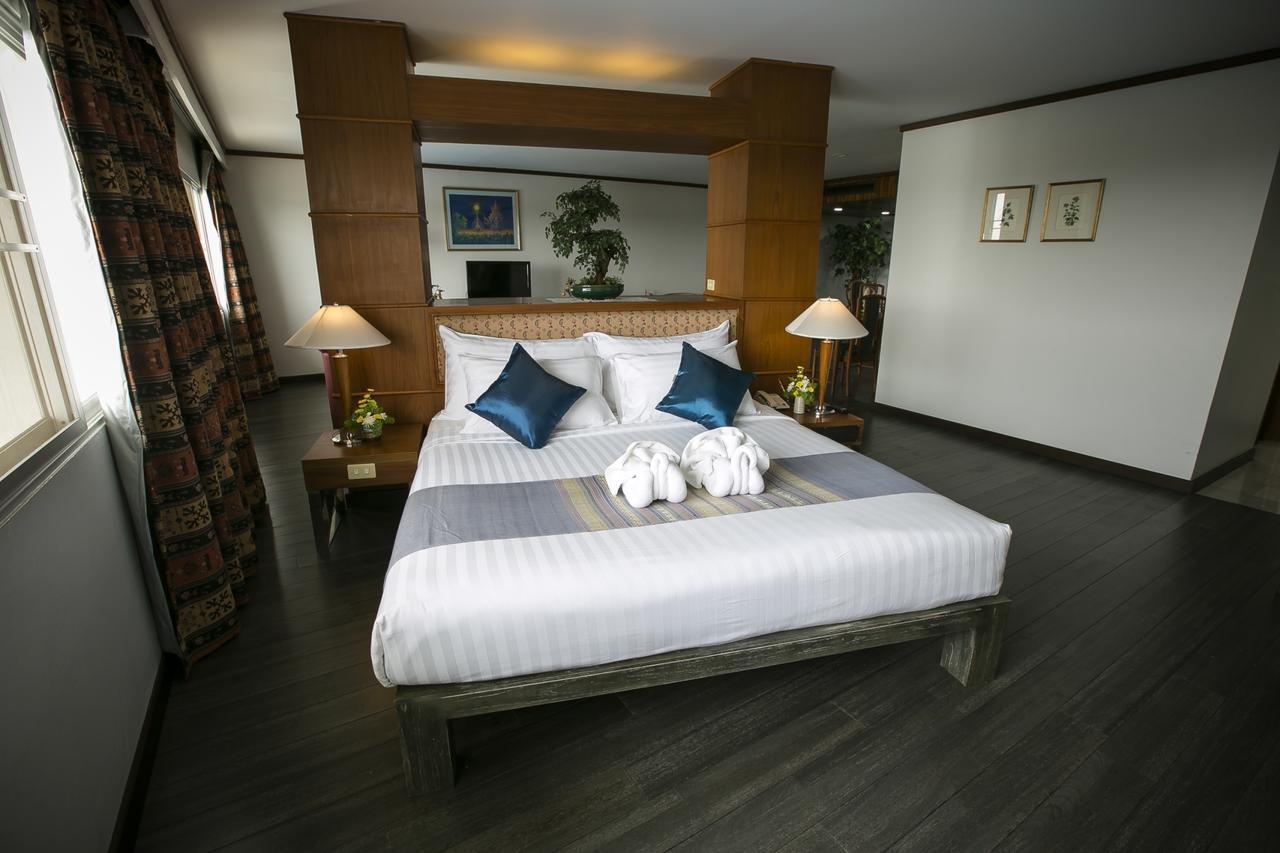 Friday Hotel Uttaradit Zewnętrze zdjęcie