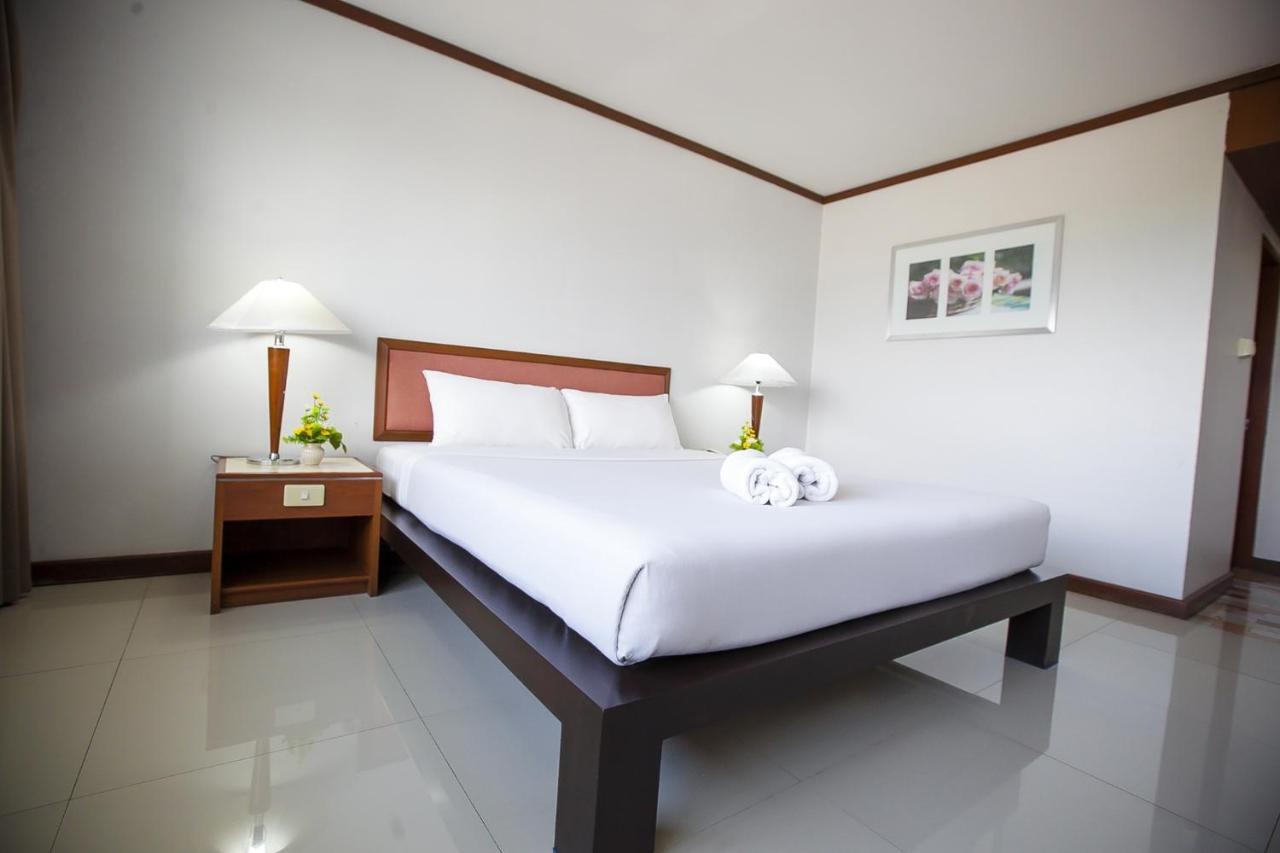 Friday Hotel Uttaradit Zewnętrze zdjęcie