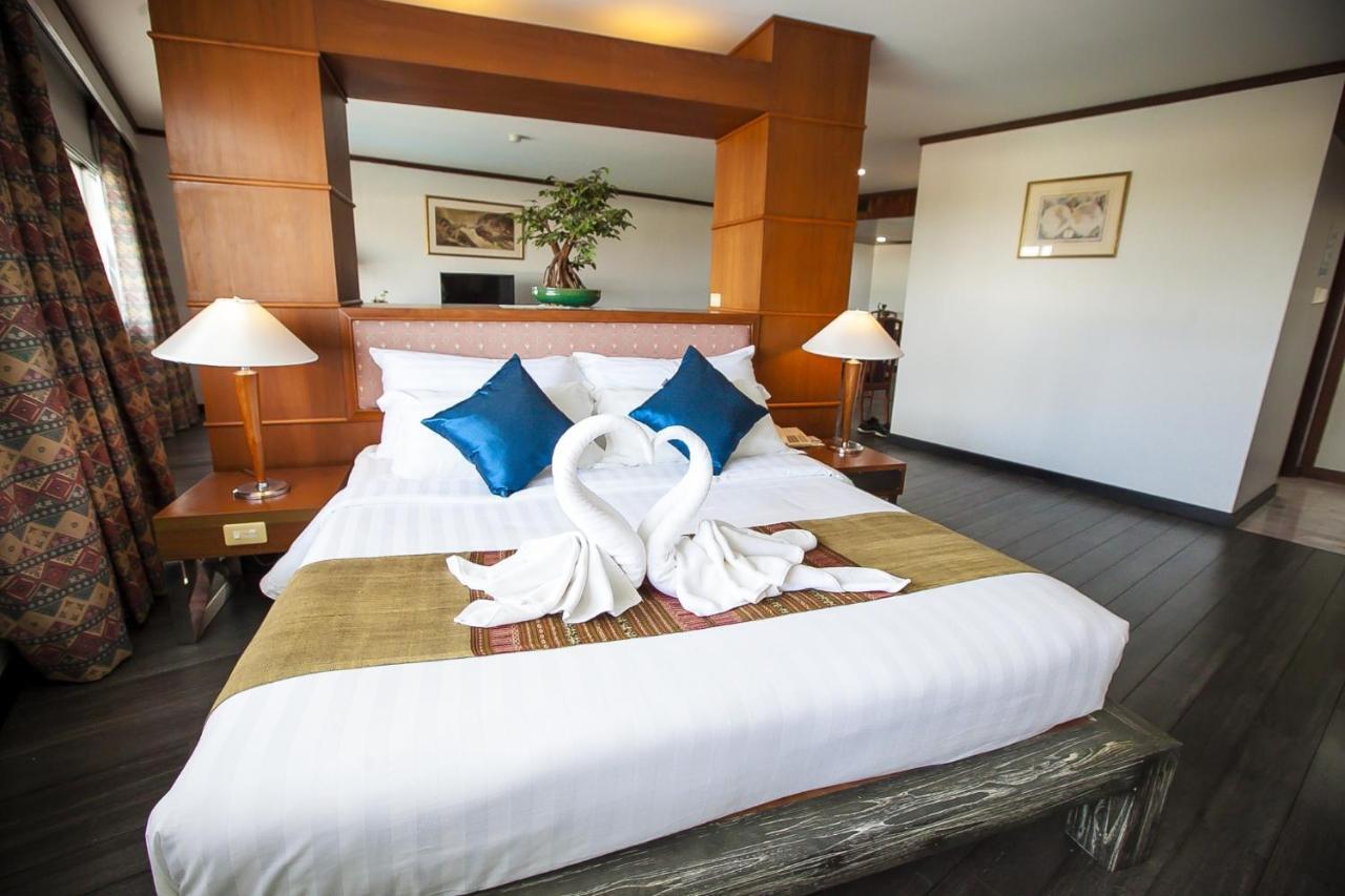 Friday Hotel Uttaradit Zewnętrze zdjęcie